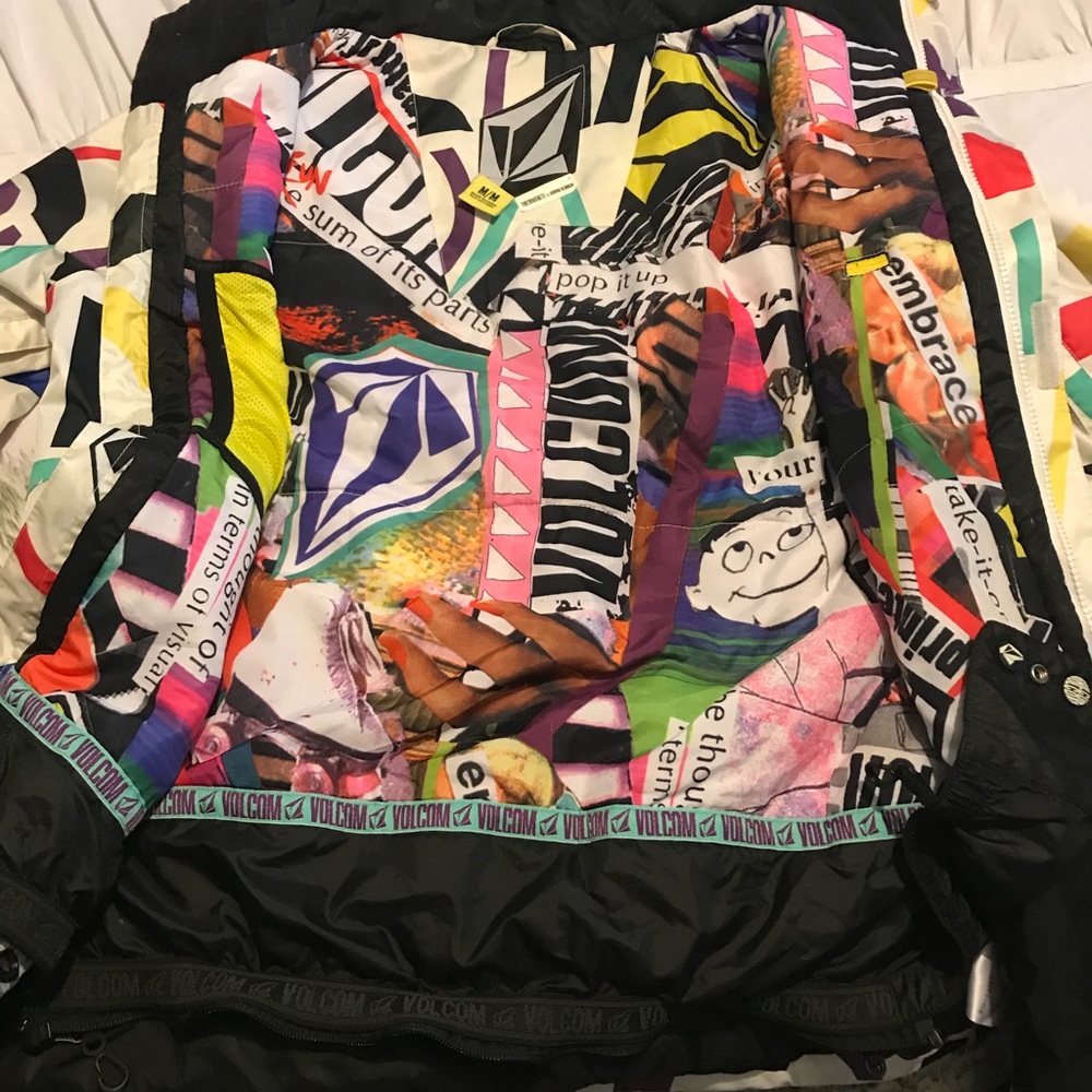 Volcom snowboarding jacket size medium